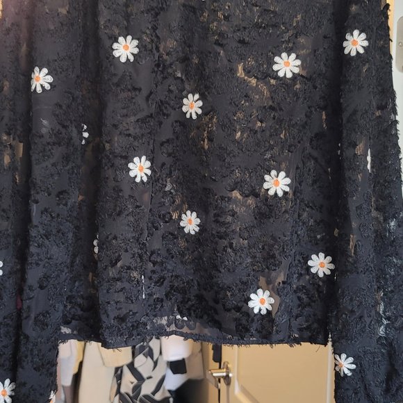 Black embroidered flower blouse - Picture 2 of 2